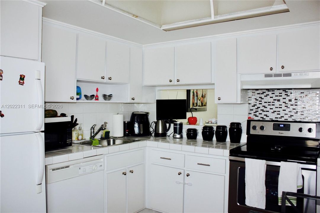 En Venta: $190,000 (2 camas, 1 baños, 987 Pies cuadrados)