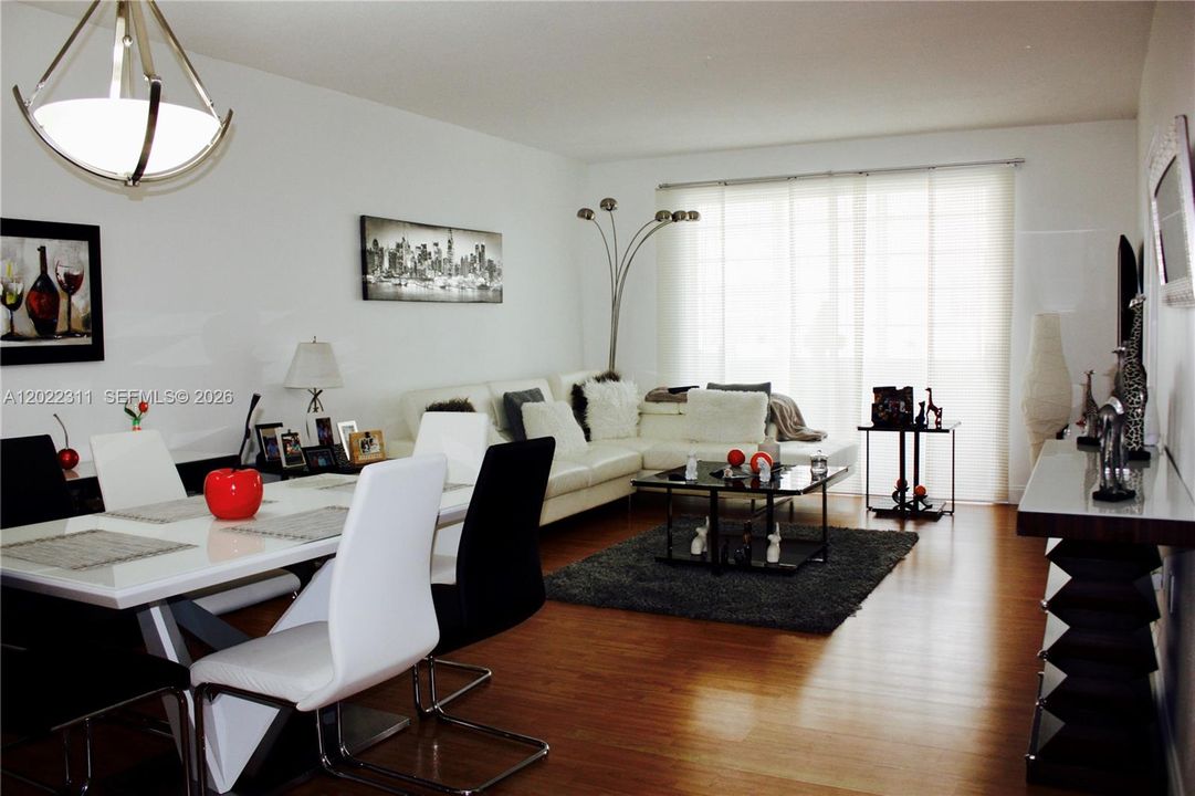 En Venta: $190,000 (2 camas, 1 baños, 987 Pies cuadrados)
