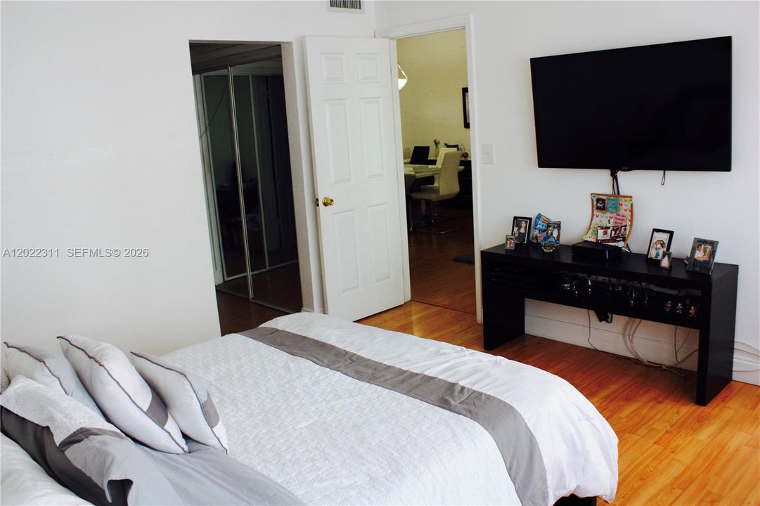 En Venta: $190,000 (2 camas, 1 baños, 987 Pies cuadrados)