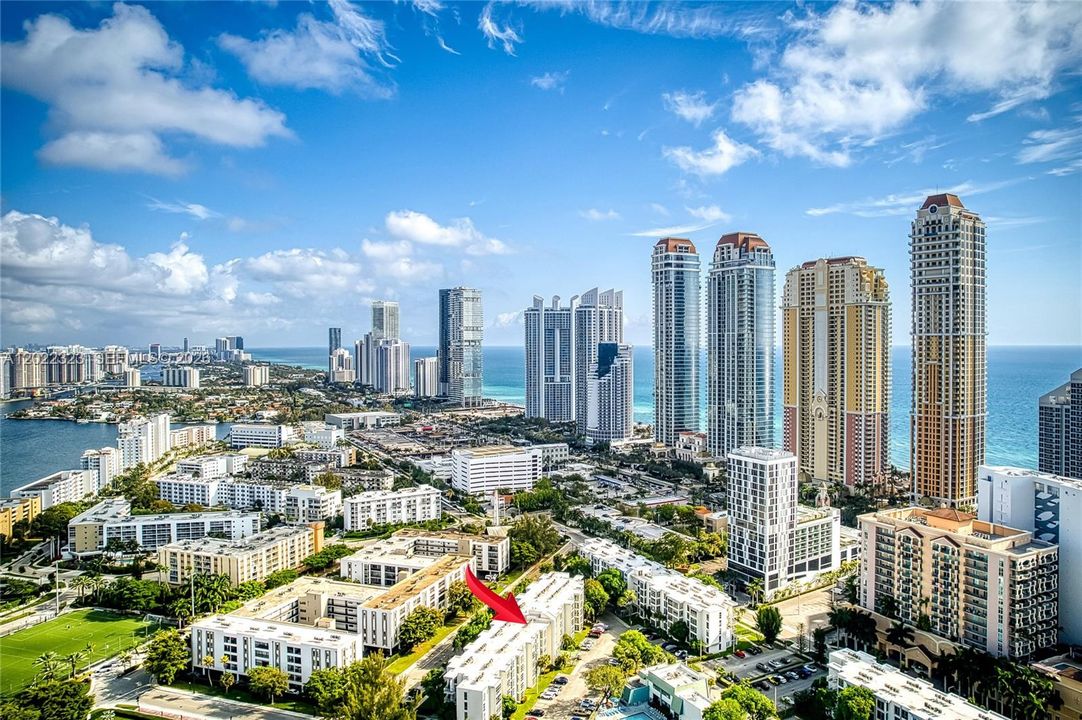 Active With Contract: $1,950 (1 beds, 1 baths, 620 Square Feet)
