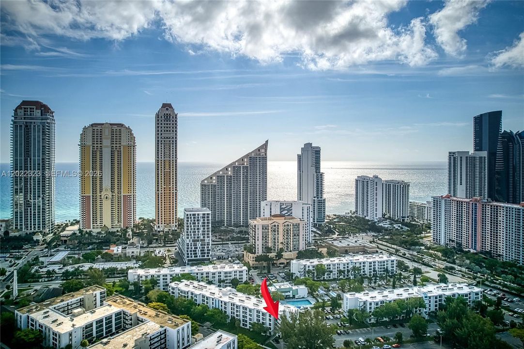 Active With Contract: $1,950 (1 beds, 1 baths, 620 Square Feet)