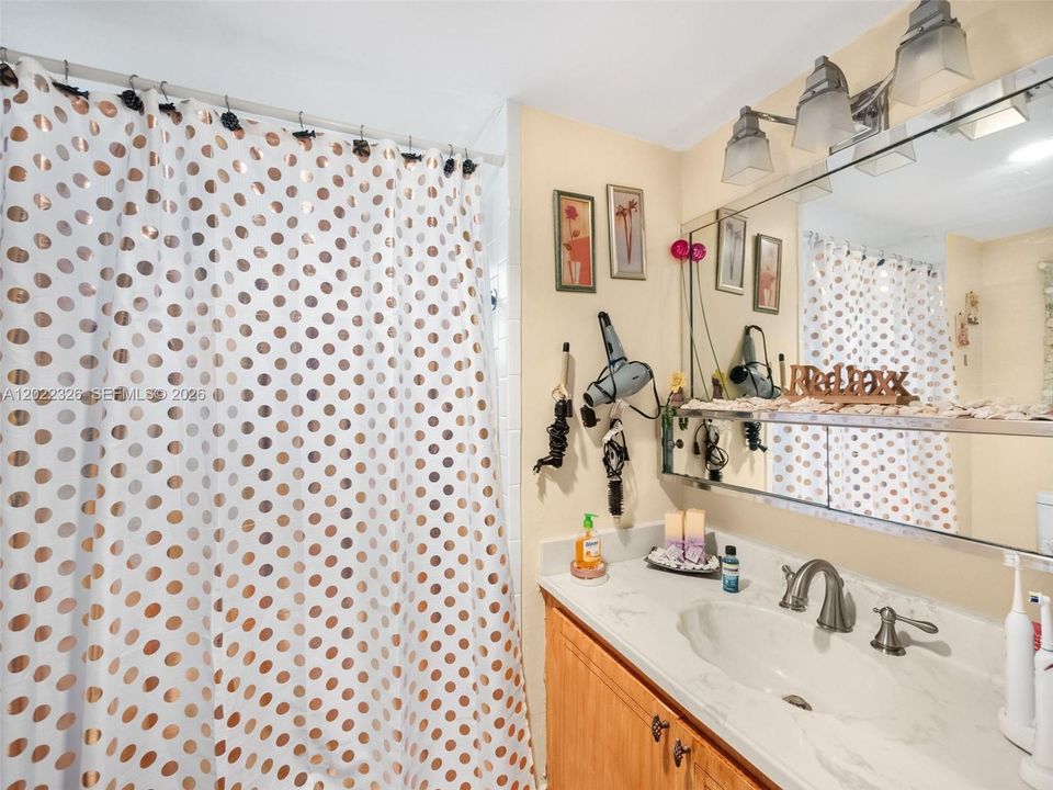 En Venta: $250,000 (3 camas, 2 baños, 1414 Pies cuadrados)