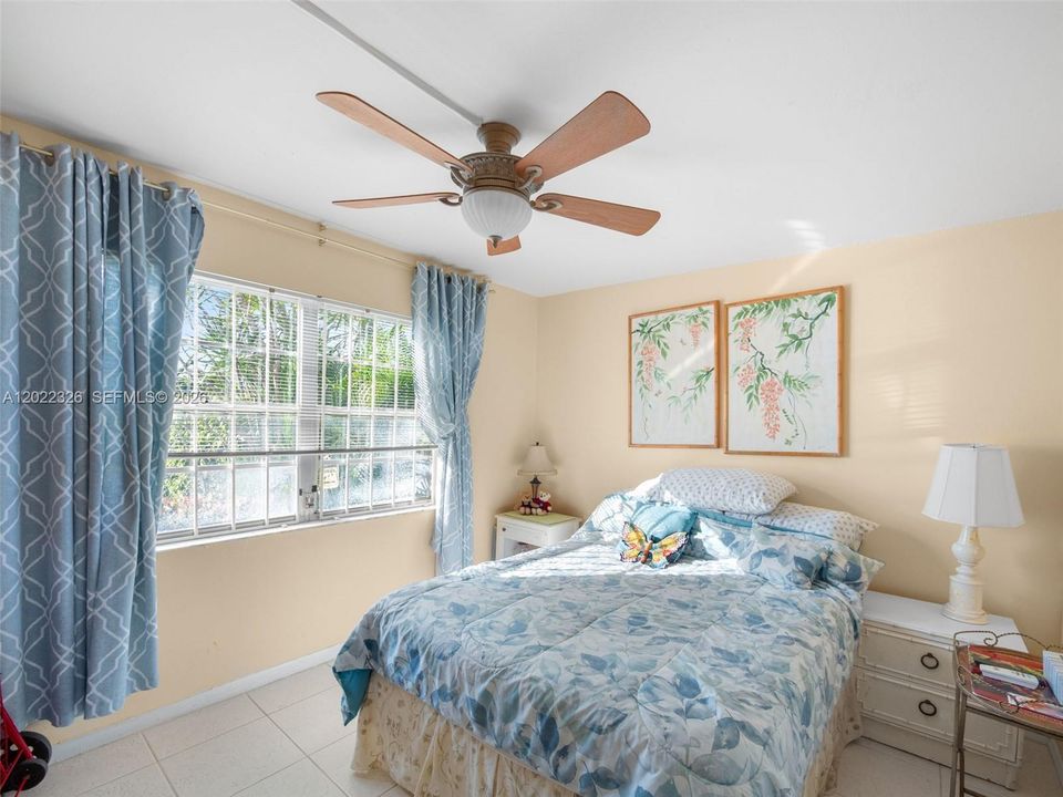 En Venta: $250,000 (3 camas, 2 baños, 1414 Pies cuadrados)