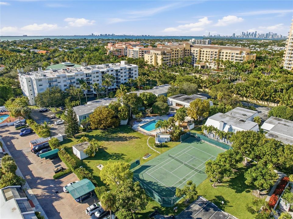 В аренду: $4,500 (2 спален, 2 ванн, 1330 Квадратных фут)