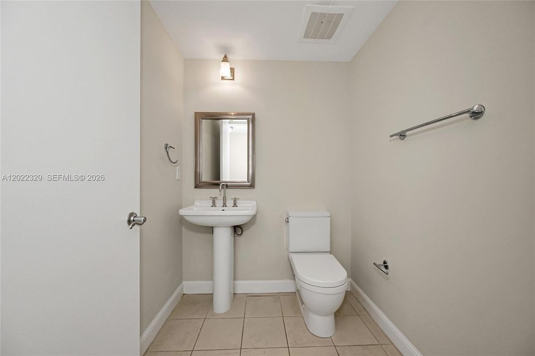 For Sale: $635,000 (2 beds, 2 baths, 1310 Square Feet)