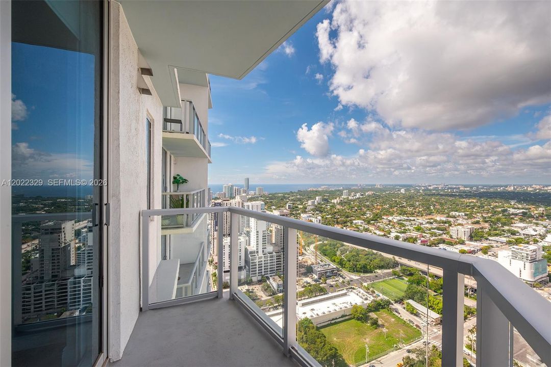 For Sale: $635,000 (2 beds, 2 baths, 1310 Square Feet)