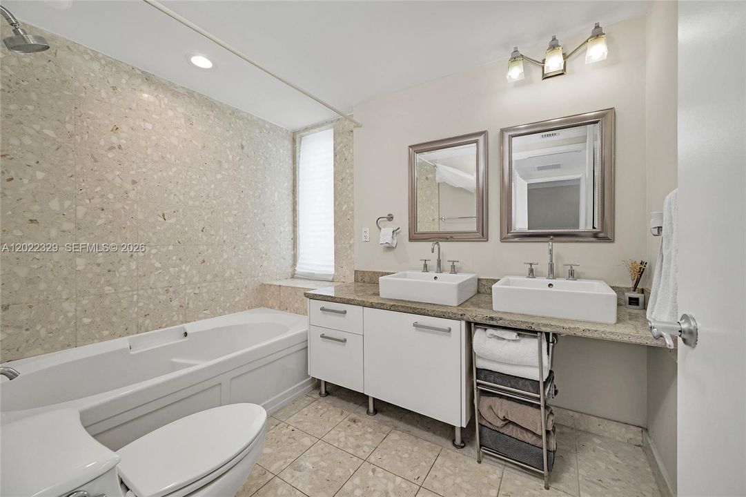 For Sale: $635,000 (2 beds, 2 baths, 1310 Square Feet)