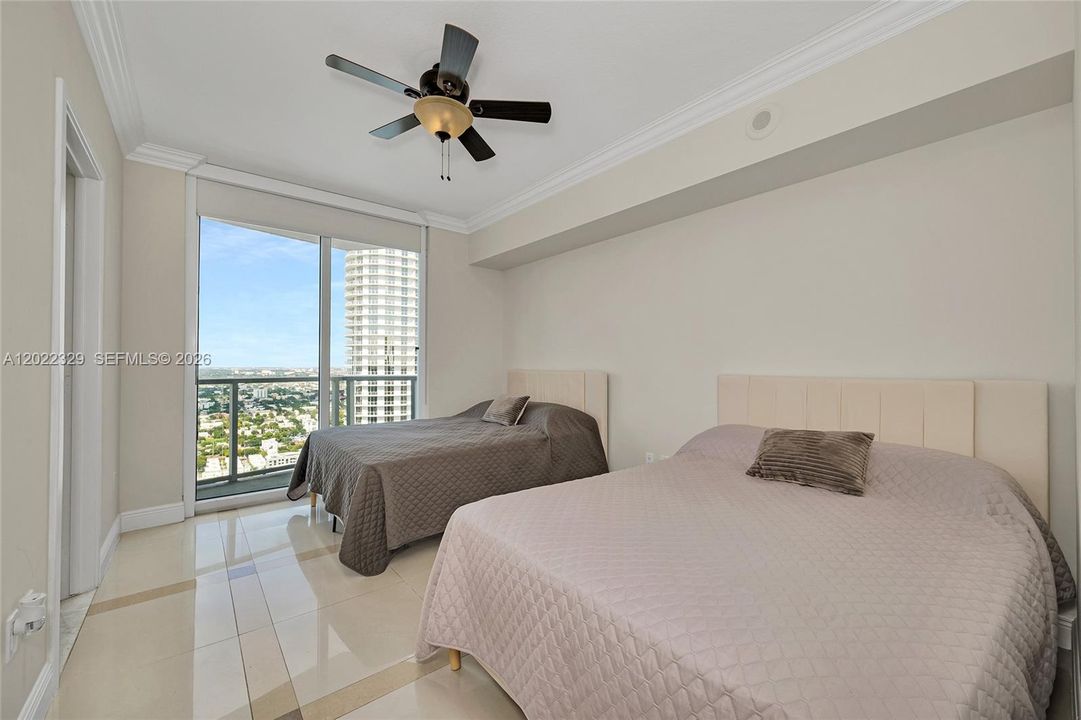 For Sale: $635,000 (2 beds, 2 baths, 1310 Square Feet)