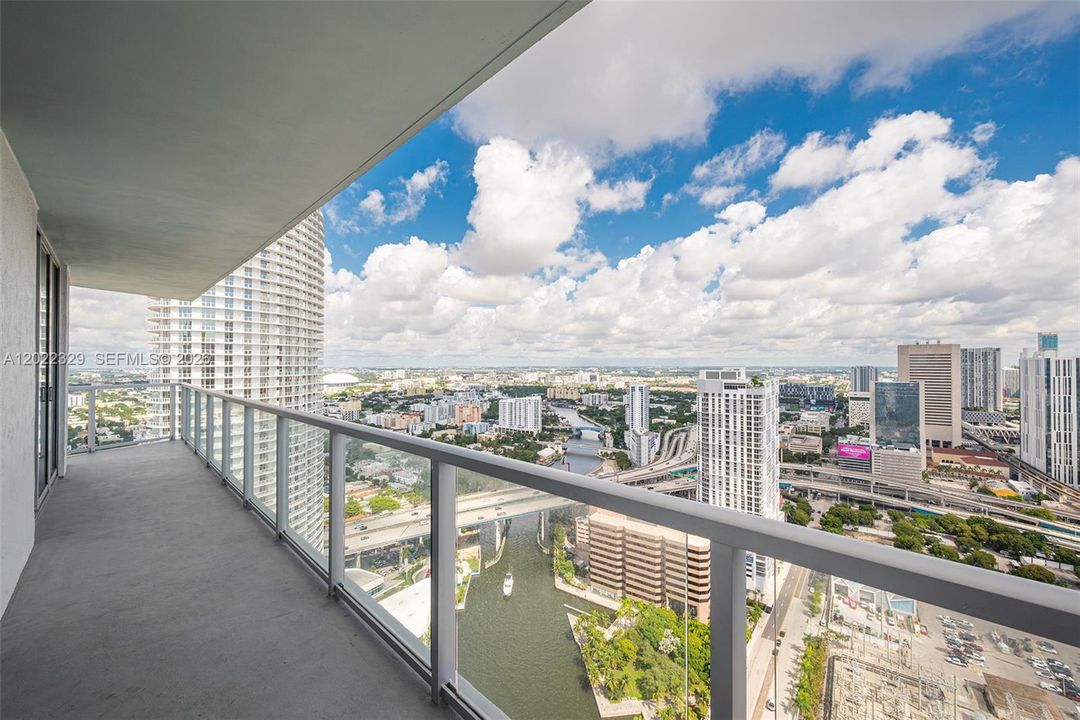 For Sale: $635,000 (2 beds, 2 baths, 1310 Square Feet)