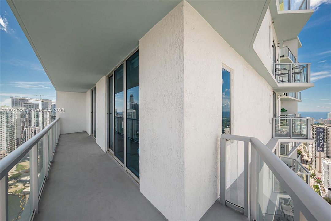 For Sale: $635,000 (2 beds, 2 baths, 1310 Square Feet)
