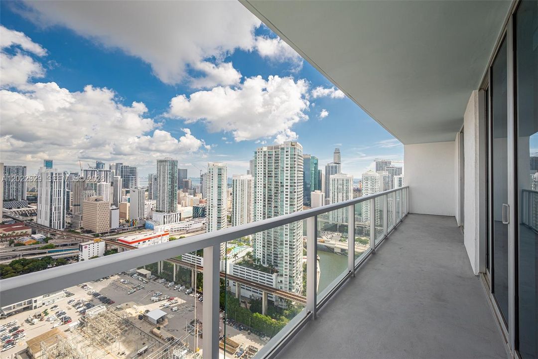 For Sale: $635,000 (2 beds, 2 baths, 1310 Square Feet)
