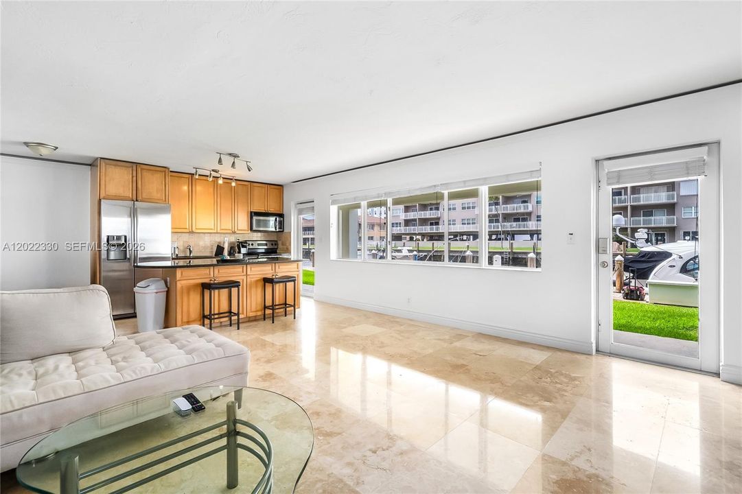 For Sale: $619,000 (2 beds, 2 baths, 1120 Square Feet)
