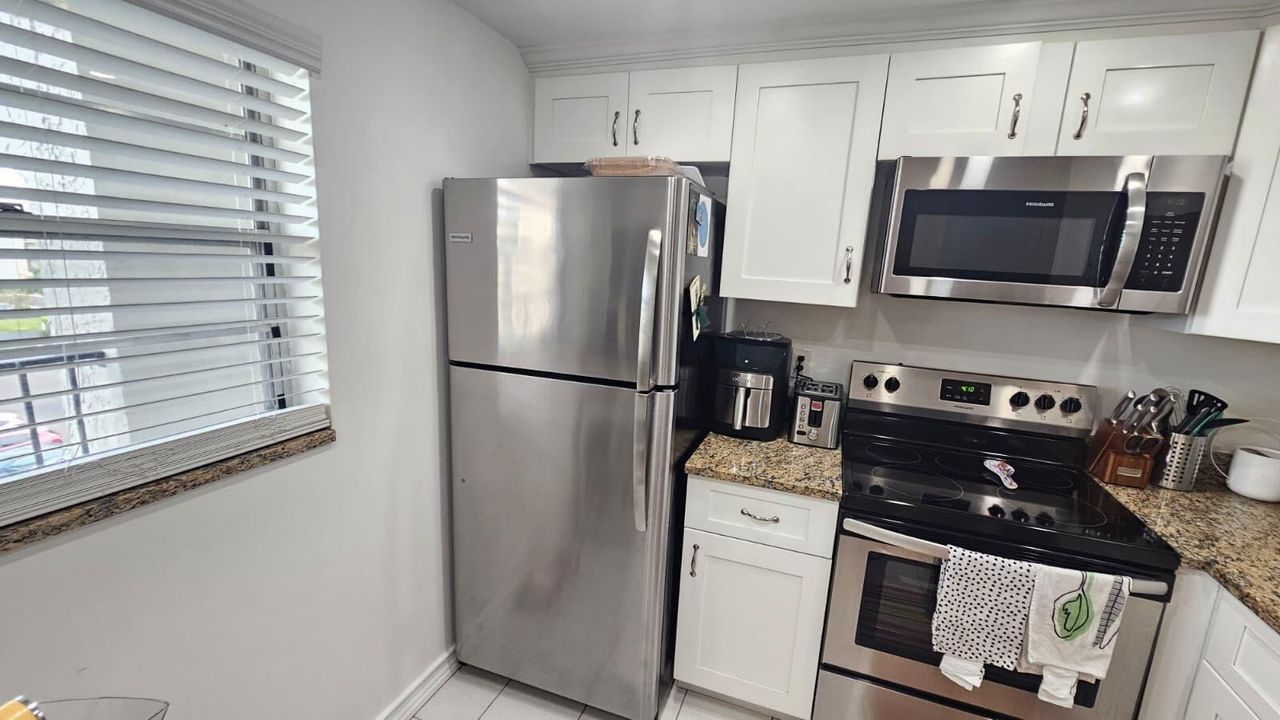 9235 Lagoon_KITCHEN4