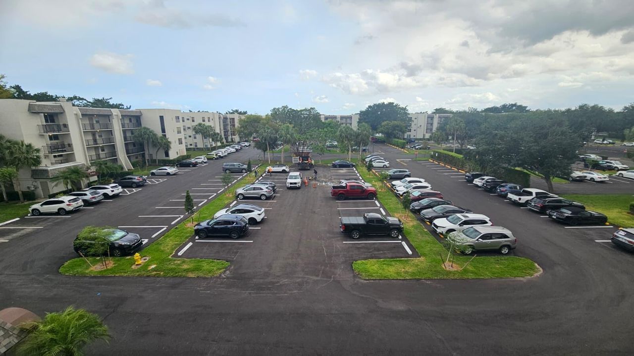 9235 Lagoon_PARKING