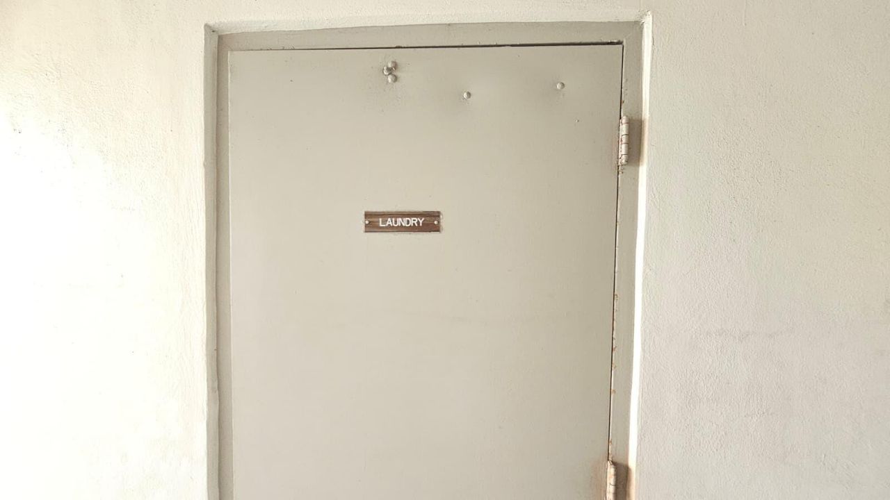 9235 Lagoon_LAUNDRY ROOM