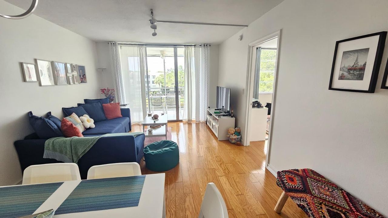 9235 Lagoon_LIVING AREA1