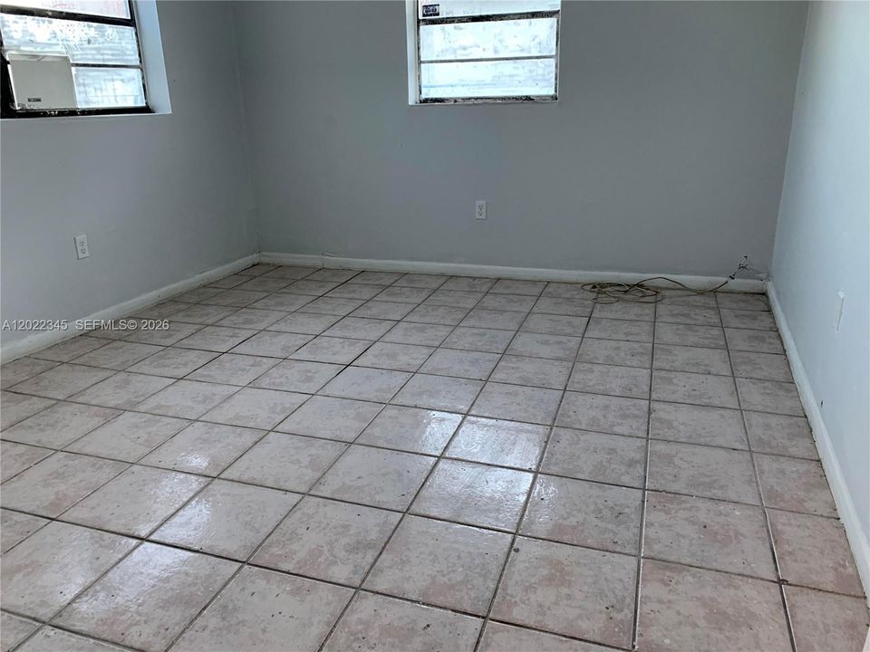 For Rent: $3,600 (4 beds, 2 baths, 1790 Square Feet)