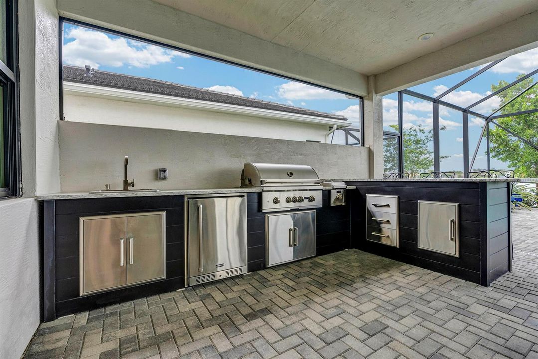 Outdoor Kitchen