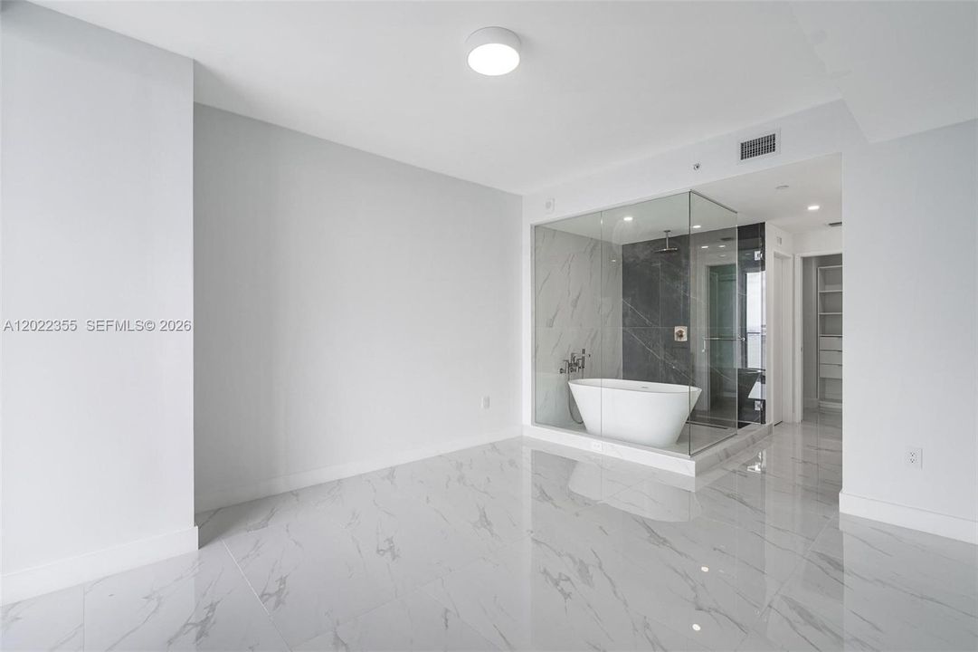 Active With Contract: $6,500 (1 beds, 2 baths, 0 Square Feet)
