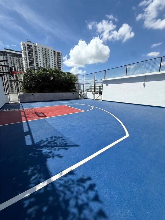 Active With Contract: $6,500 (1 beds, 2 baths, 0 Square Feet)