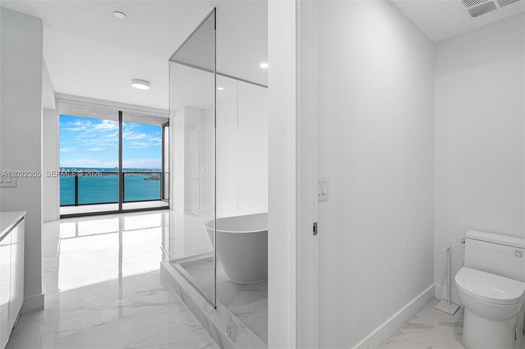 Active With Contract: $6,500 (1 beds, 2 baths, 0 Square Feet)