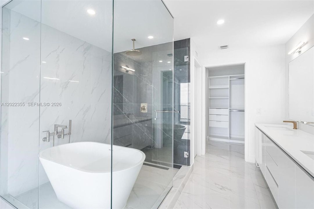 Active With Contract: $6,500 (1 beds, 2 baths, 0 Square Feet)