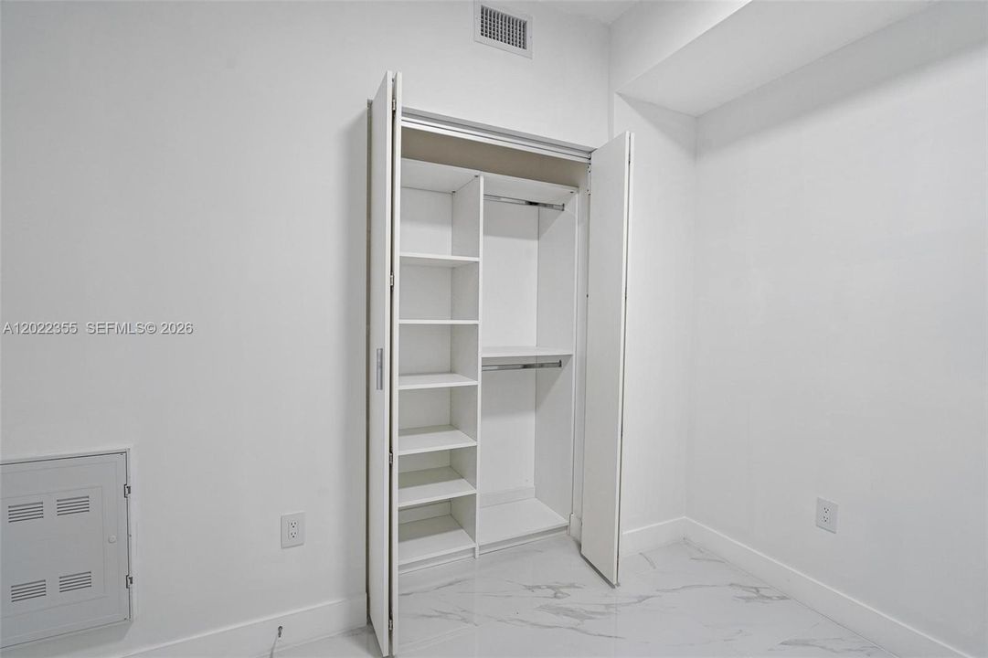 Active With Contract: $6,500 (1 beds, 2 baths, 0 Square Feet)