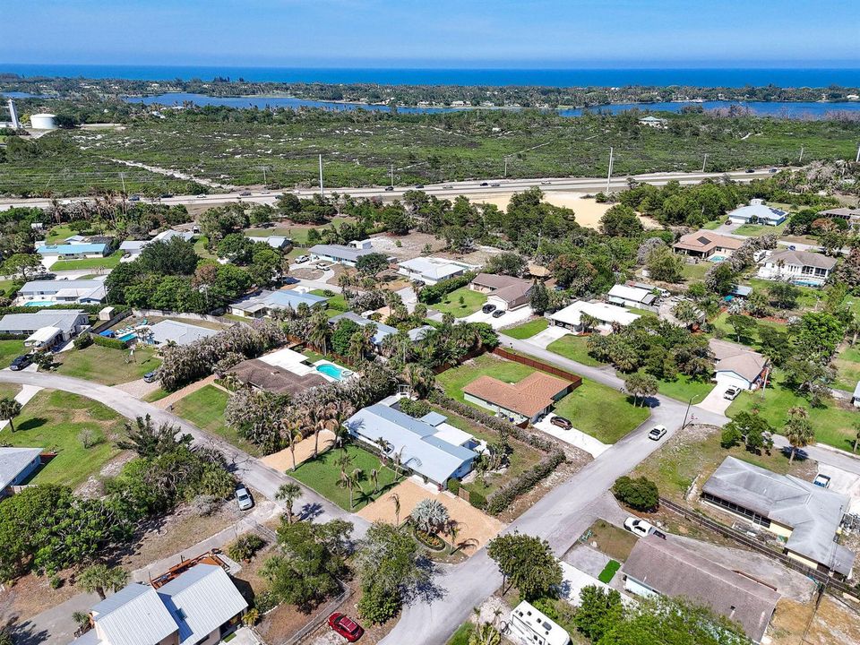 areal view / surrounding area