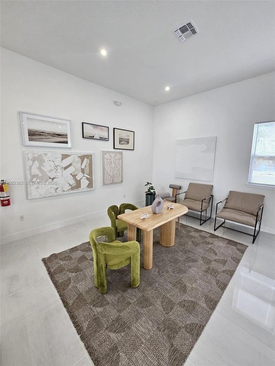 В аренду: $2,390 (3 спален, 2 ванн, 1687 Квадратных фут)