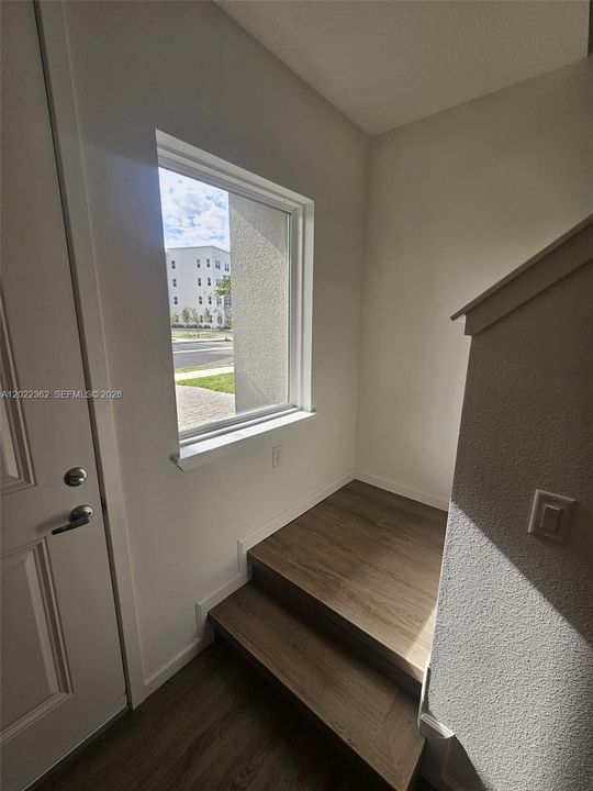 В аренду: $2,390 (3 спален, 2 ванн, 1687 Квадратных фут)