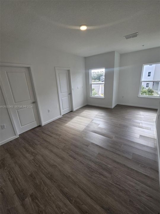 В аренду: $2,390 (3 спален, 2 ванн, 1687 Квадратных фут)