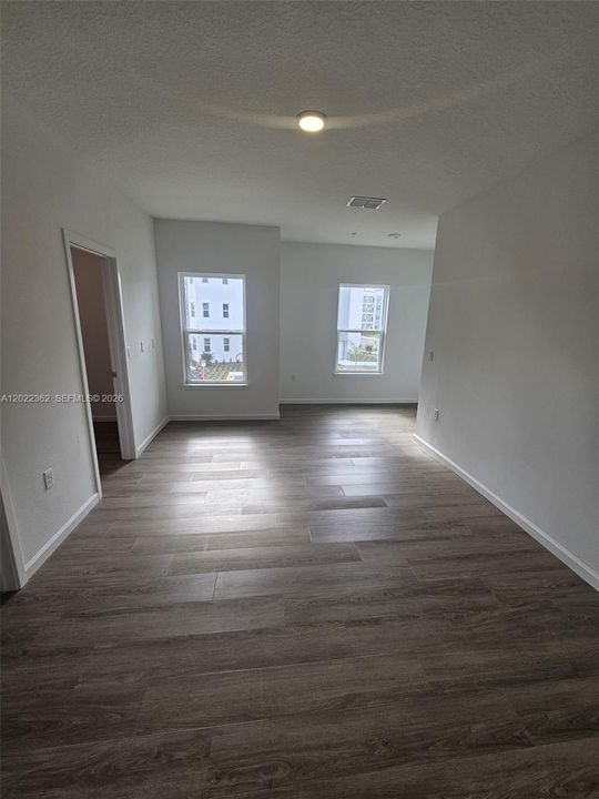 В аренду: $2,390 (3 спален, 2 ванн, 1687 Квадратных фут)