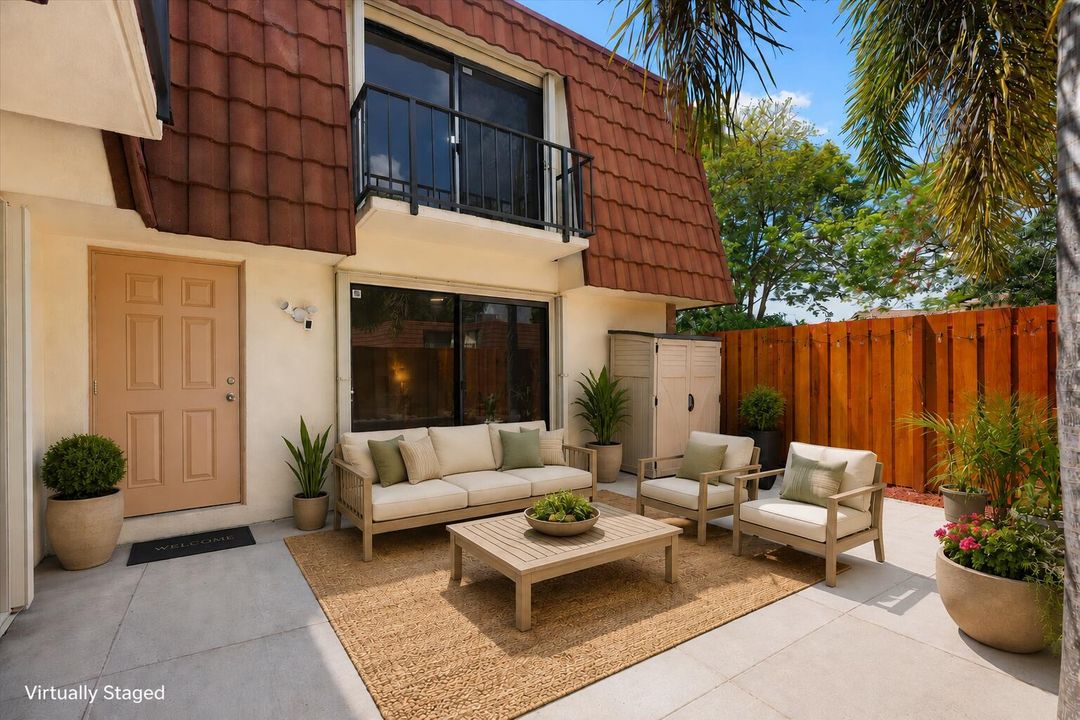 Virtually staged porch