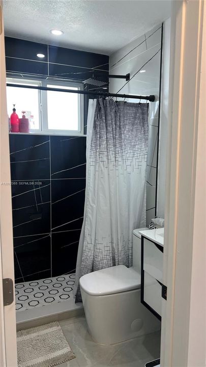 For Rent: $2,700 (2 beds, 1 baths, 750 Square Feet)