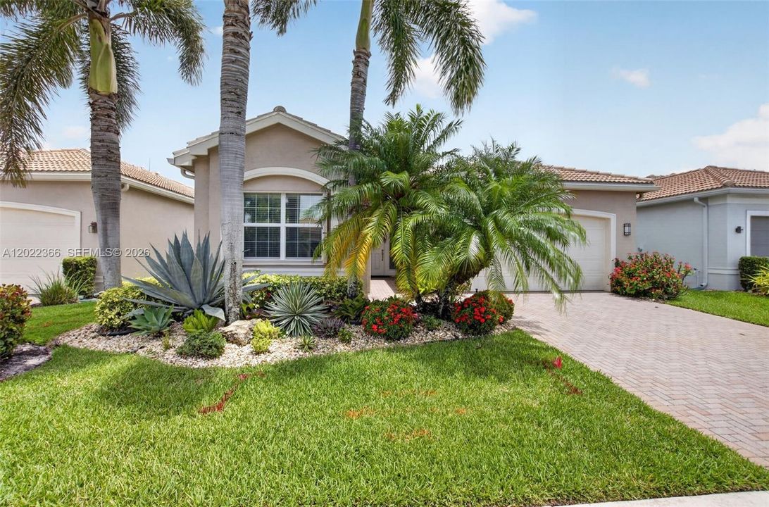 Activo con contrato: $749,991 (3 camas, 2 baños, 2142 Pies cuadrados)