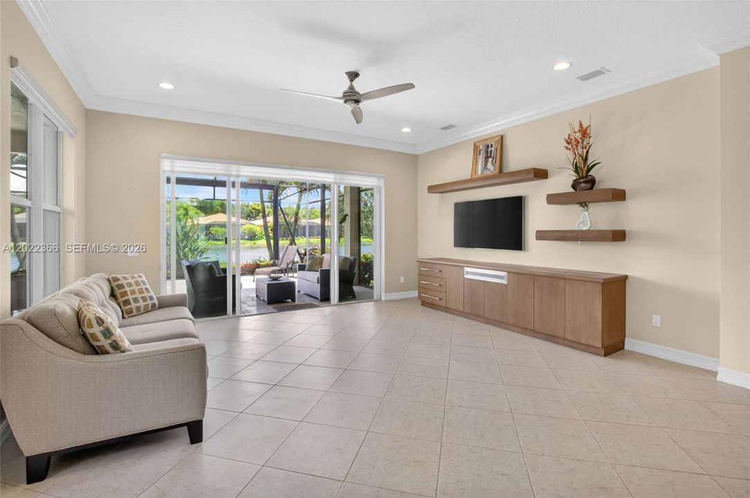 Activo con contrato: $749,991 (3 camas, 2 baños, 2142 Pies cuadrados)