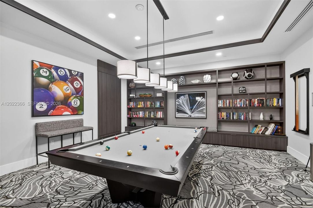 Activo con contrato: $749,991 (3 camas, 2 baños, 2142 Pies cuadrados)