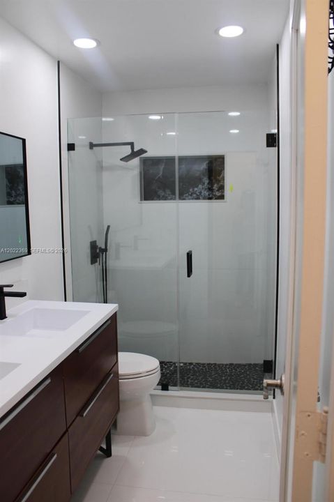 В аренду: $4,300 (4 спален, 2 ванн, 1750 Квадратных фут)