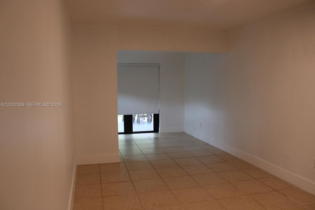 В аренду: $4,300 (4 спален, 2 ванн, 1750 Квадратных фут)