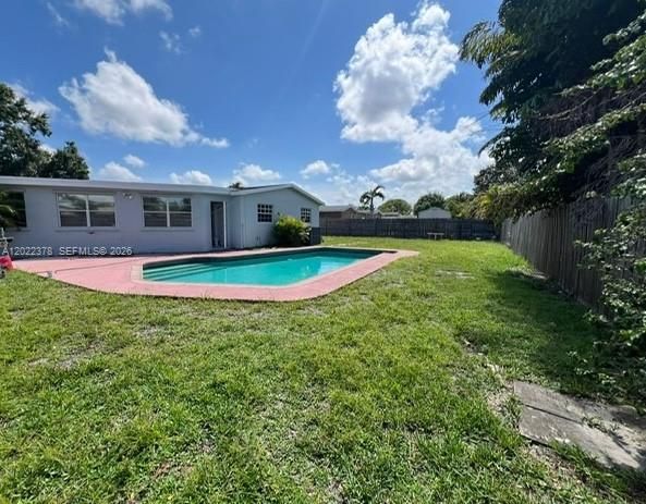 В аренду: $4,800 (5 спален, 2 ванн, 2548 Квадратных фут)