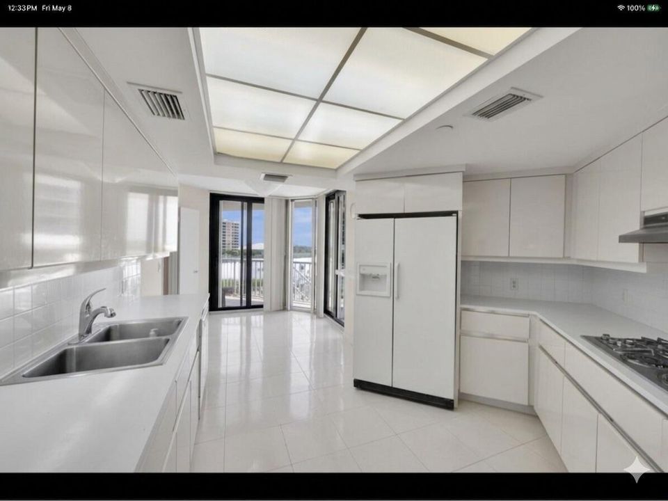 eat in kitchen