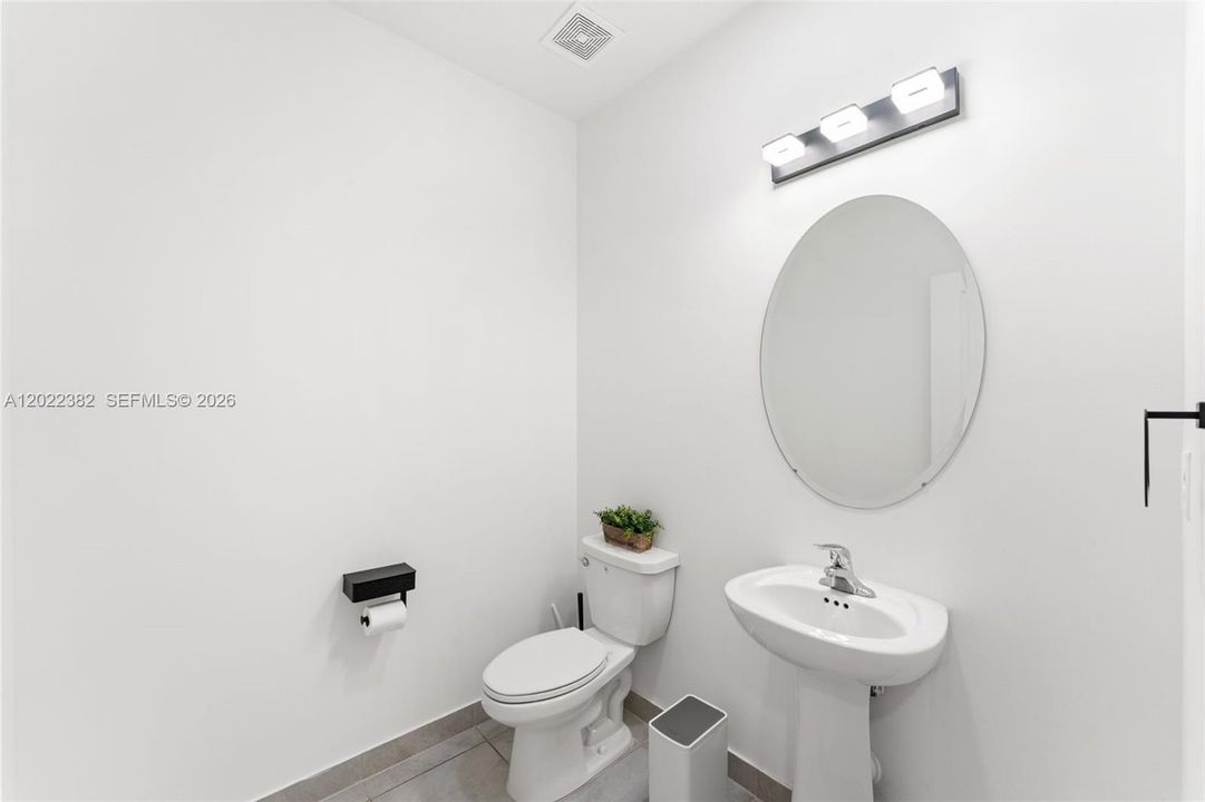 Недавно продано: $965,990 (4 спален, 3 ванн, 2652 Квадратных фут)