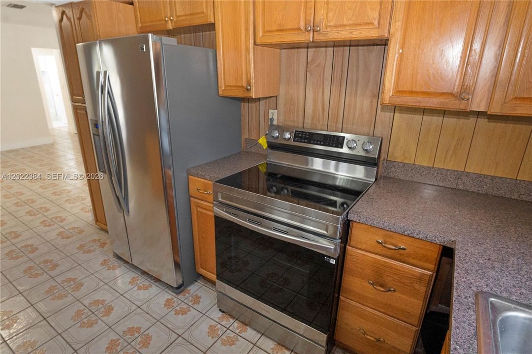 For Sale: $500,000 (3 beds, 1 baths, 1506 Square Feet)