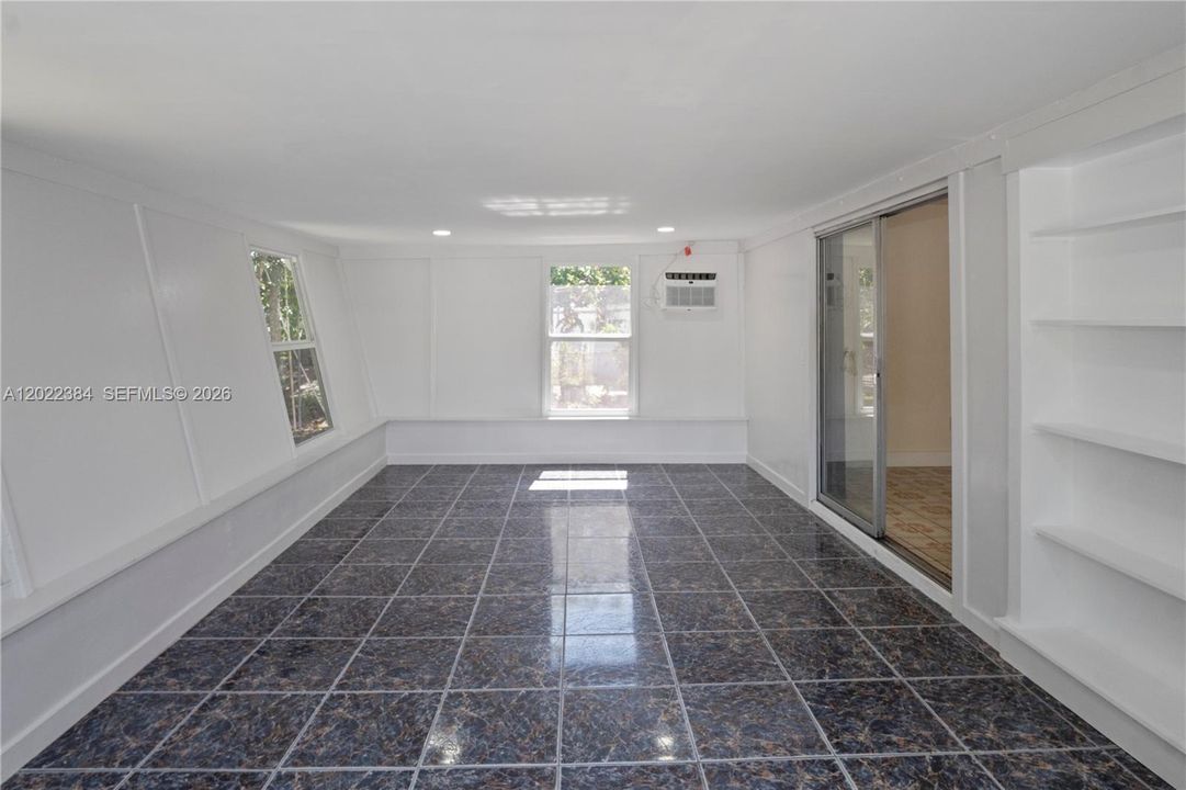 For Sale: $500,000 (3 beds, 1 baths, 1506 Square Feet)