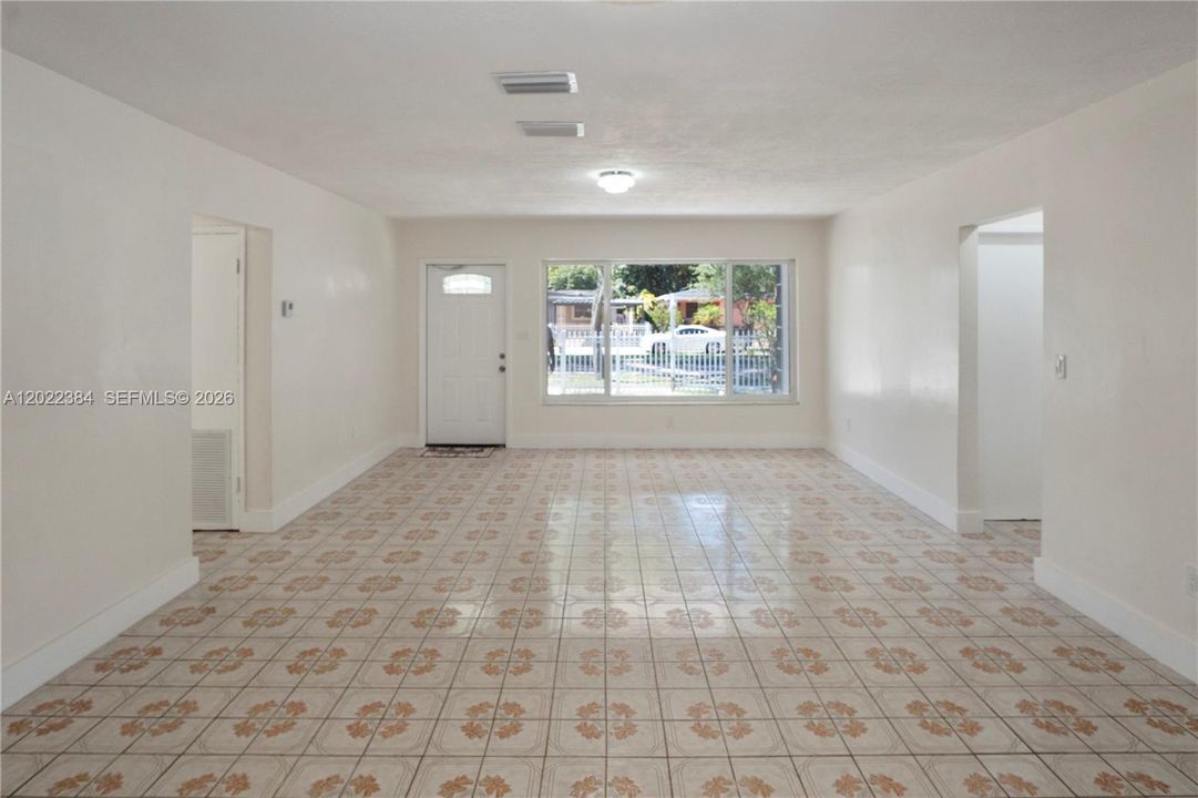For Sale: $500,000 (3 beds, 1 baths, 1506 Square Feet)