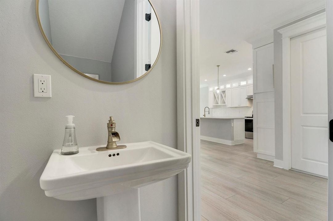 1/2 bath