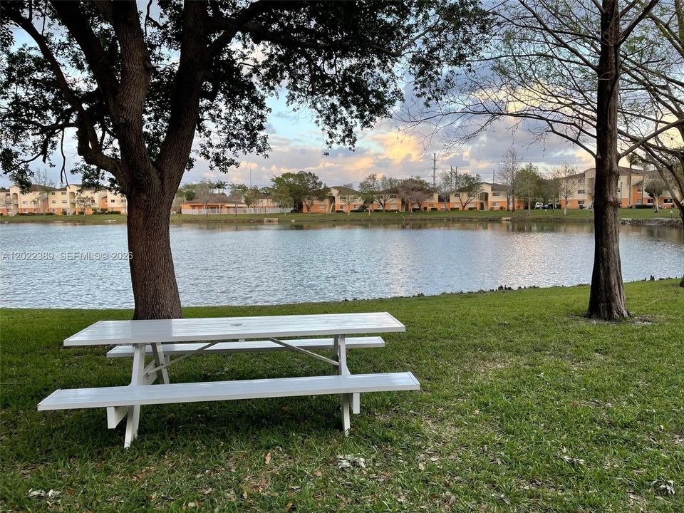 For Rent: $1,725 (1 beds, 1 baths, 659 Square Feet)