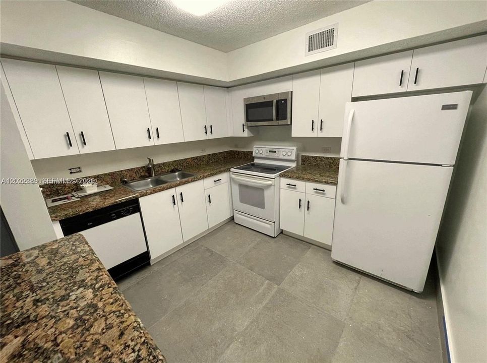 For Rent: $1,725 (1 beds, 1 baths, 659 Square Feet)