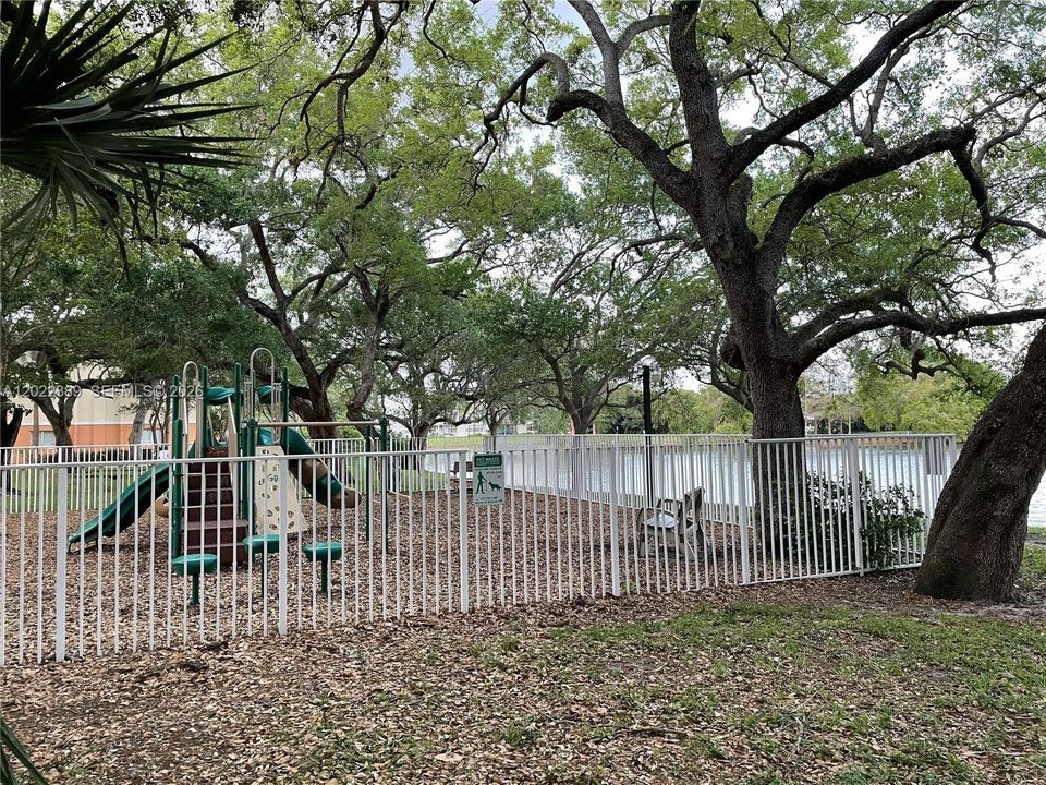 For Rent: $1,725 (1 beds, 1 baths, 659 Square Feet)