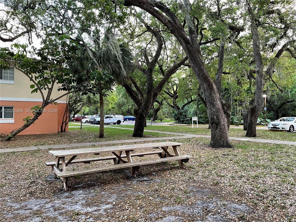 For Rent: $1,725 (1 beds, 1 baths, 659 Square Feet)